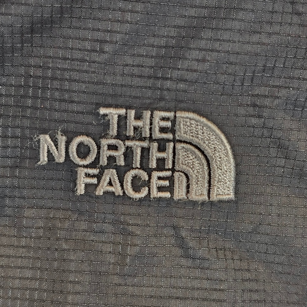 The North Face HyVent 2.5L Rain Jacket Womens Small Black Hooded Ripstop Shell - Picture 4 of 13